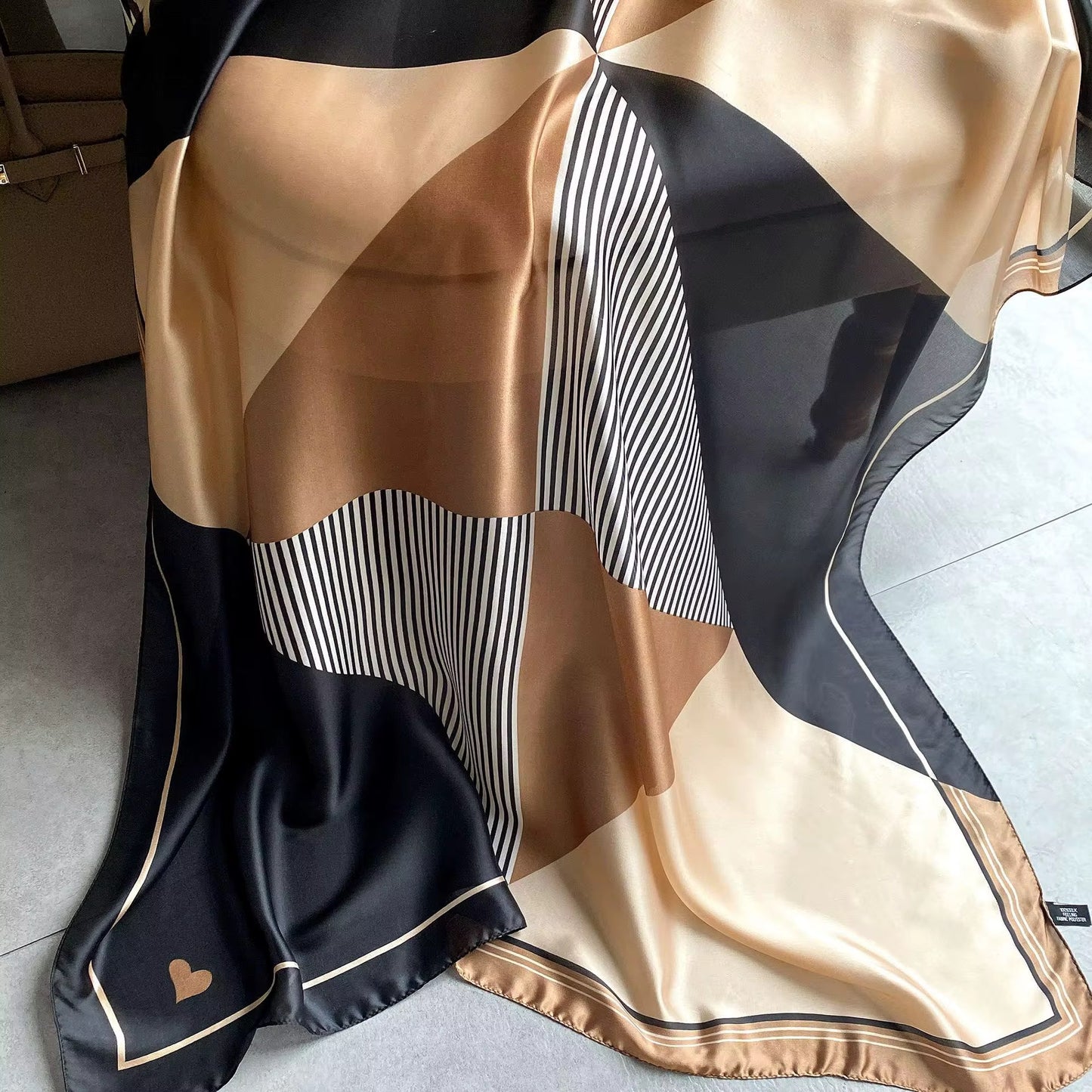 Heritage Noir Beige Silk Stole