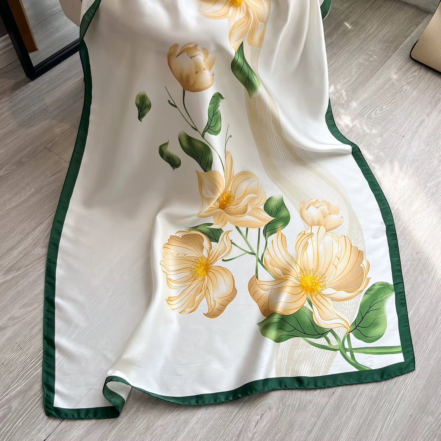 Lily Whisper Luxe Printed Stole