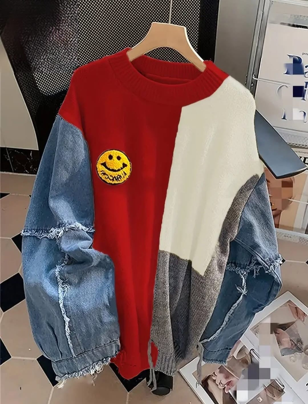 Javiour Smiley Oversized Pullover