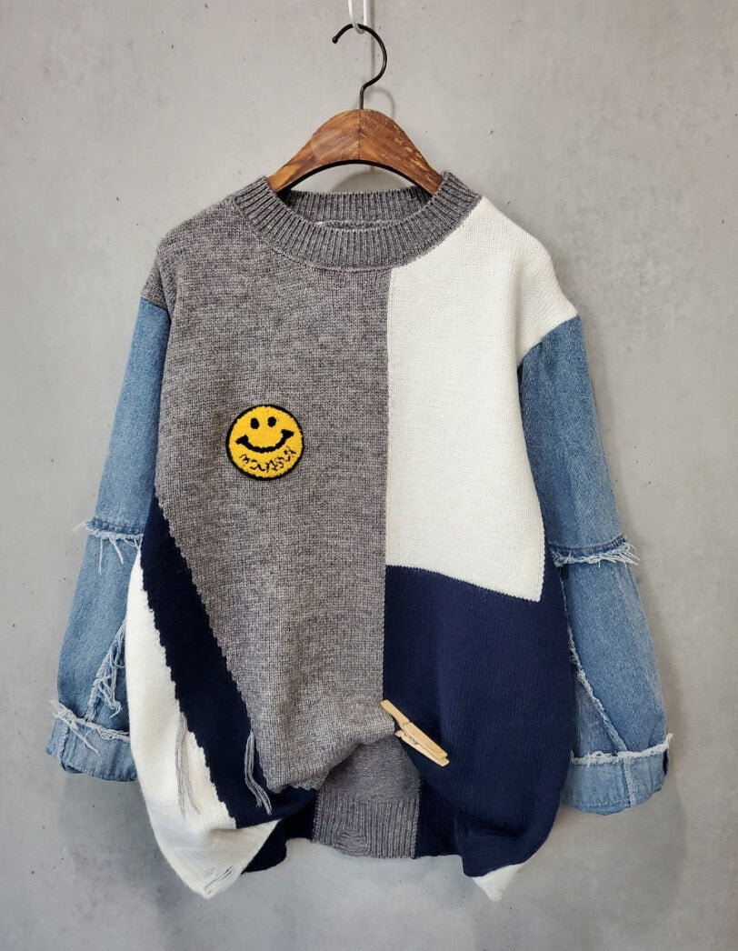 Javiour Smiley Oversized Pullover