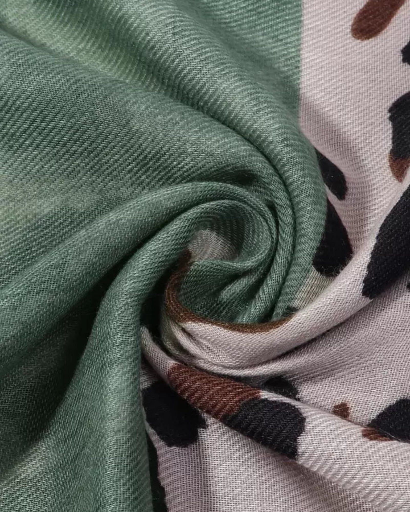 Lightweight cotton fabric animal print stole with tassels