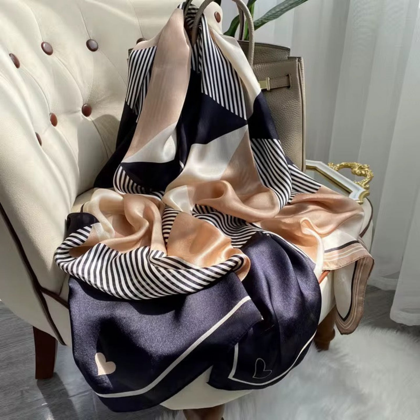 Heritage Noir Beige Silk Stole