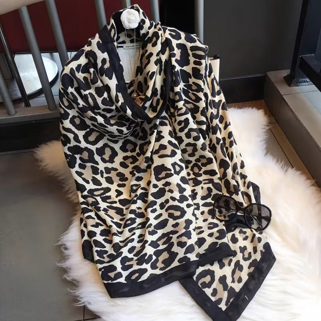 Leopard print cotton stole in ivory and black
