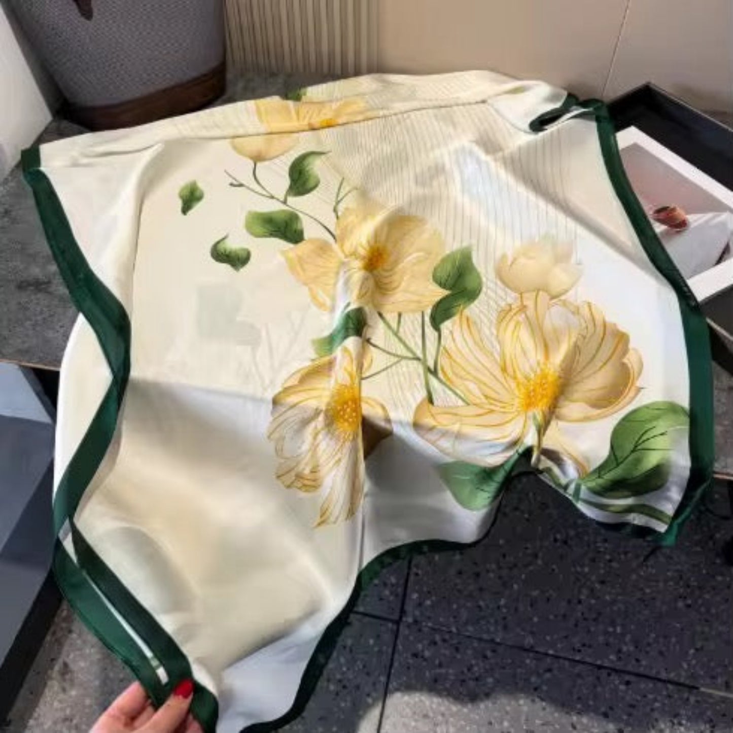 Lily Whisper Luxe Printed Stole